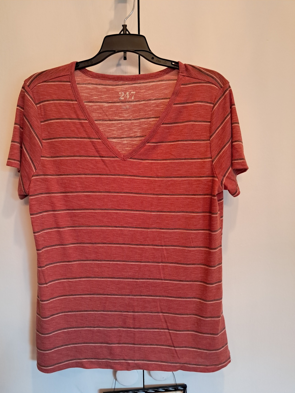 24/7 Maurices Striped V-Neck Short Sleeve Tee in Rust Red -